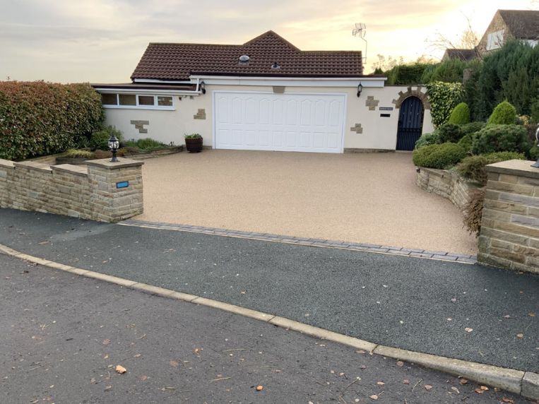 After image of a rustic gold resin driveway Leeds